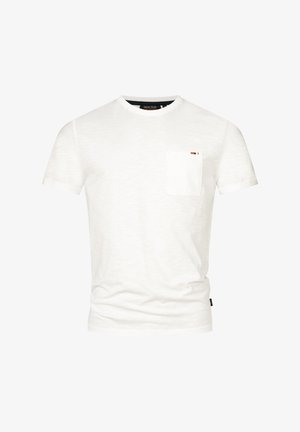 Weißes Baumwoll-T-Shirt mit kurzen Ärmeln und Rundhalsausschnitt. Verfügt über eine Brusttasche und einen kleinen Akzentstreifen in Orange und Schwarz.