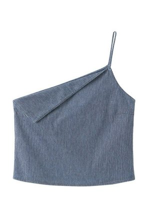 Haut sans manches rayé bleu et blanc avec une fine bretelle et un détail de décolleté asymétrique à couches superposées.