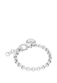 Pulsera de plata con eslabones ovalados entrelazados, que presenta un charm en forma de corazón con un borde de piedras y un cierre tipo langosta. La cadena tiene longitud ajustable.
