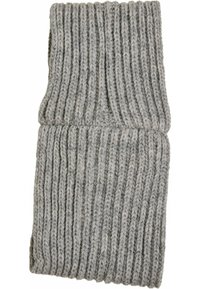 Sciarpa grigia lavorata a maglia con una texture a costine, caratterizzata da linee verticali e un design morbido e spesso. Adatta per l'uso in clima freddo.