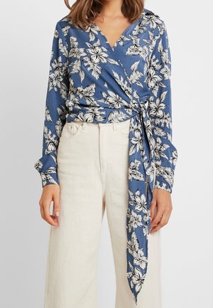 Blus - blue