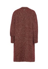 Cappotto a motivo a spina di pesce rosso, lungo fino al ginocchio, con un colletto leggermente sagomato e maniche morbide. Materiale tessuto con una texture e dettaglio dei bottoni sulla parte posteriore.