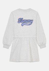 Szürke pamut ruha hosszú ballon ujjal, hátul hímzett "Tommy CLASS OF 1985" logóval, összehúzott derékrész.