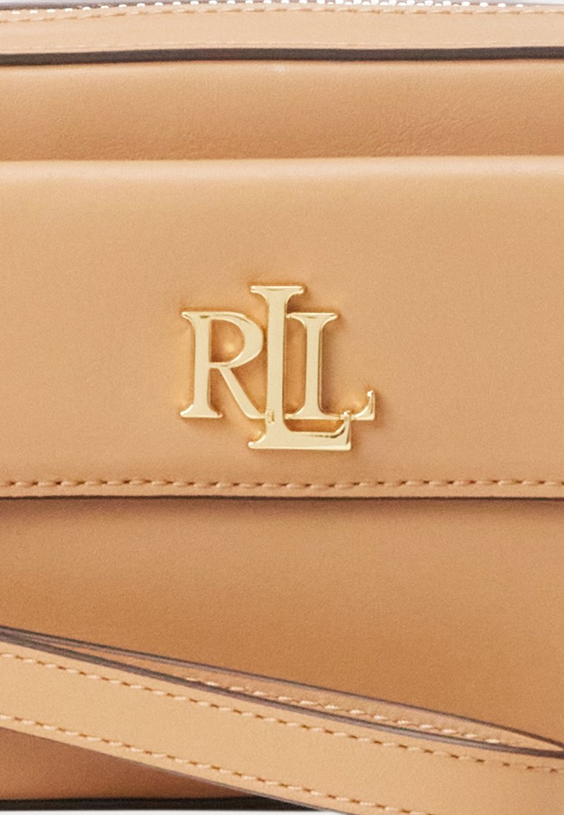 Lauren Ralph Lauren LEATHER SMALL MARCY CONVERTIBLE POUCH  