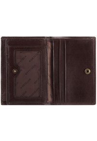 Portafoglio in pelle marrone con texture liscia, dotato di una tasca trasparente per documento d'identità, più scomparti per carte e una chiusura a scatto. Logo stampato all'interno.