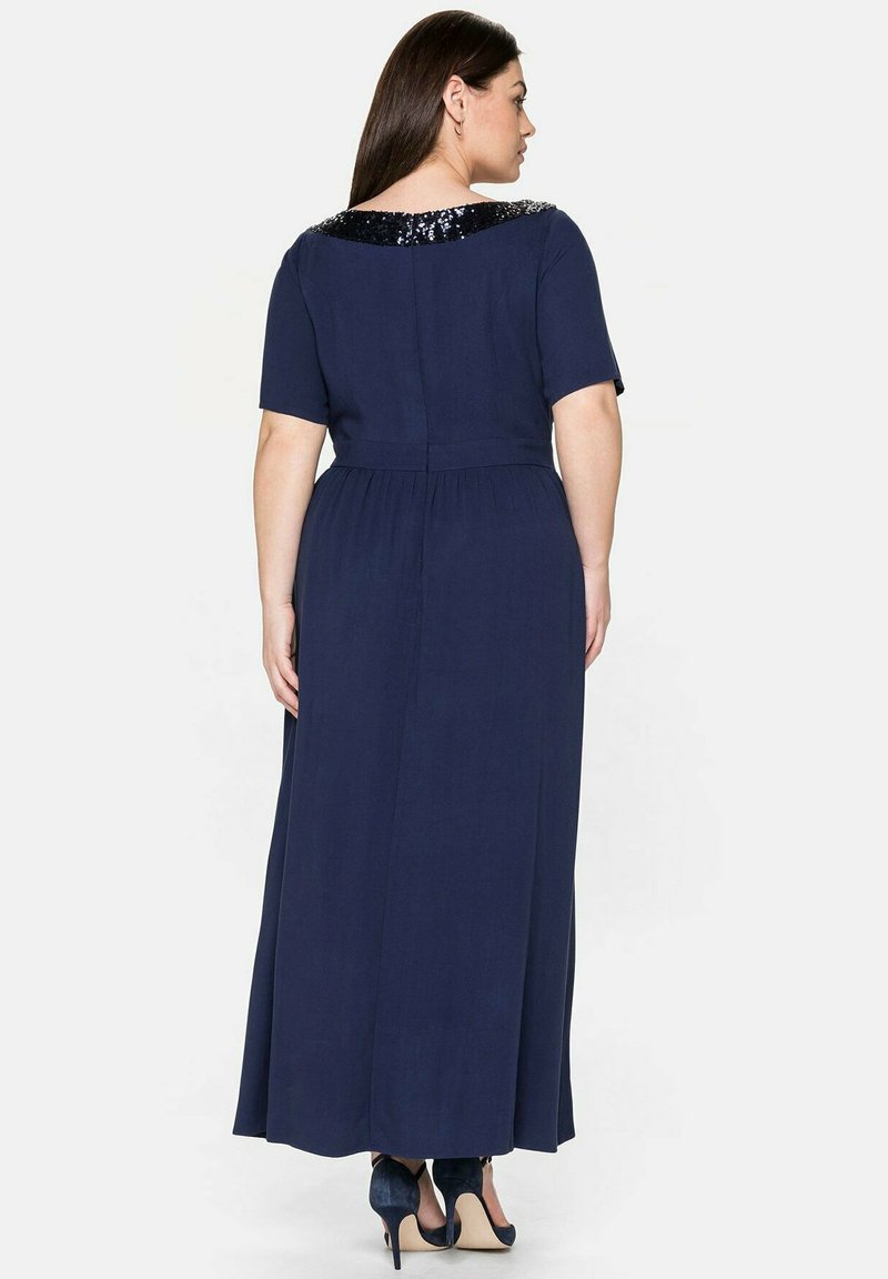 Damen Freizeitkleider | Sheego Maxikleid marine/dunkelblau - UT86573 Damen Freizeitkleider | Sheego Maxikleid marine/dunkelblau - UT86573