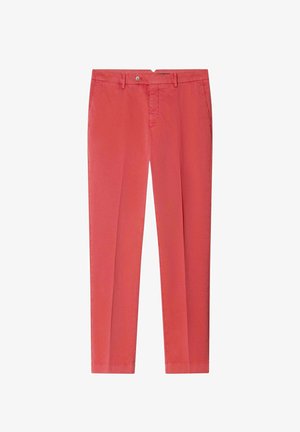 Herre slim-fit koralfarvede bukser med bæltestropper, sidelommer, knap- og lynlåslukning samt syede pressede folder på forbenene.