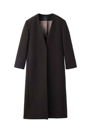 Cappotto lungo, marrone scuro, con scollatura a V, taglio dritto e maniche a tre quarti. Tessuto liscio con design minimalista e senza hardware visibile.