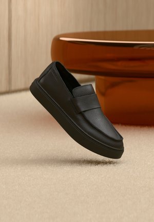 Calvin Klein, HYBRID CLEAN LOAFER BAND - Zapatos sin cordones - triple black