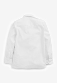 Weißes Langarmhemd aus glattem Stoff, mit klassischem Kragen, Knopfmanschetten und geradem Saum. Das Design ist klar und minimalistisch.