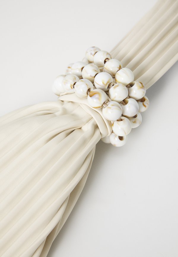 CAREY-B - Clutch - ivory2