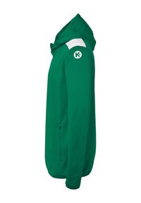 Groene hoodie met een witte schouderaccent en logo op de bovenarm. Heeft een voorzak en een soepele, textuurstof.