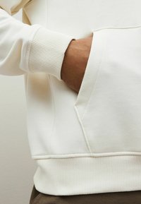 Next STANDARD - Majica s kapuljačom - ecru white