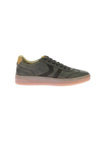 Sneakers in pelle verde scuro con accenti marrone chiaro, punta rotonda, design con lacci e suola traslucida rosa. Dettaglio laterale testurizzato sottile.