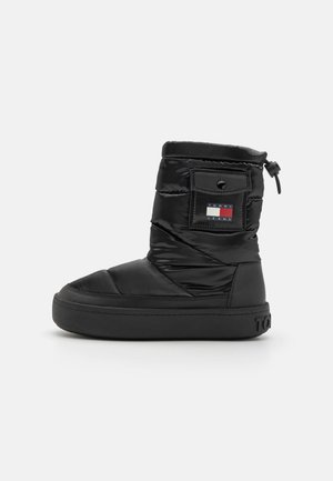 Tommy Jeans FEMININE BOOT - Žieminiai batai - black