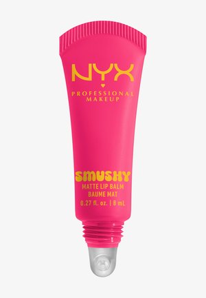 Rosa pressrör av NYX Smushy Matte Lip Balm med en silvrig applikator, med djärv gul text och en jämn plasttextur.
