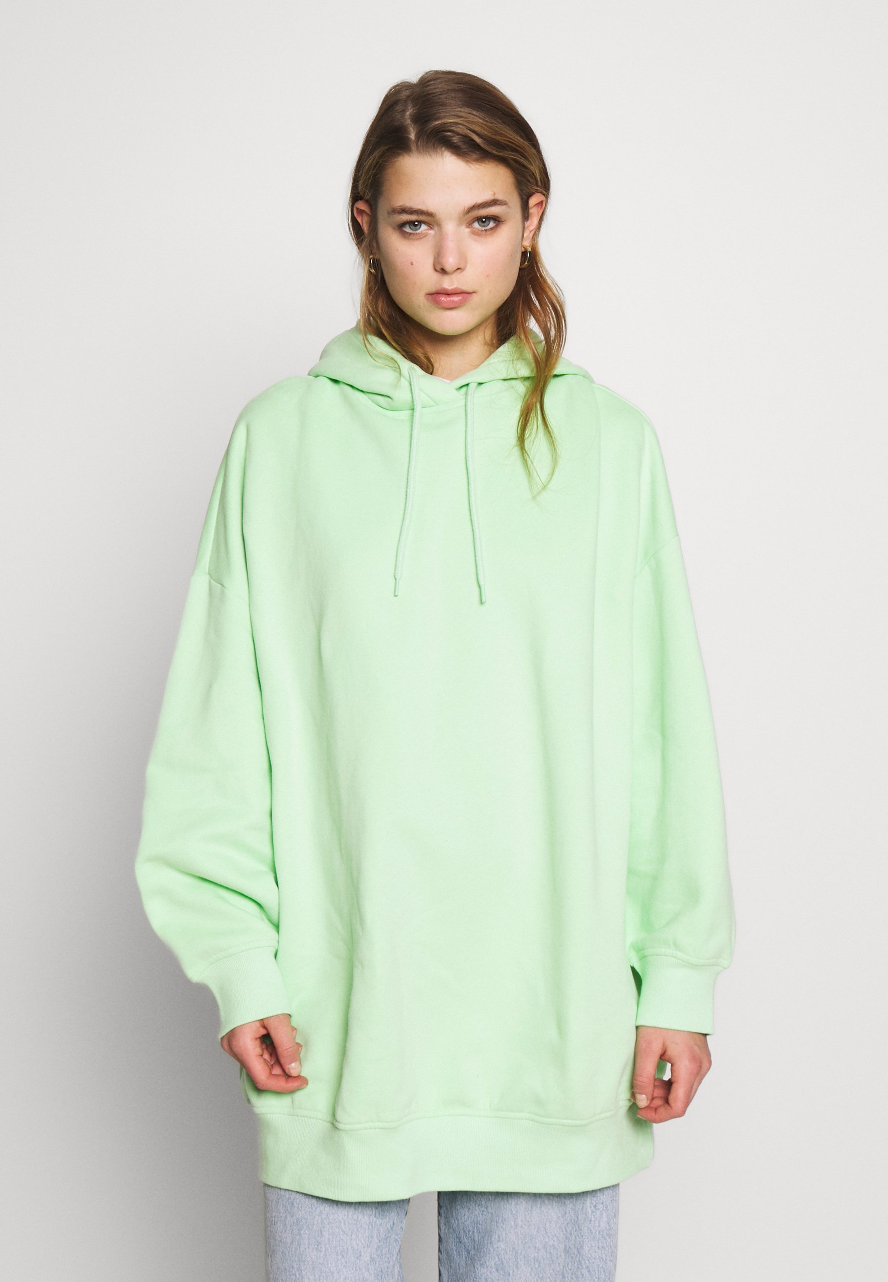 Monki Kapuzenpullover - green bright/grün