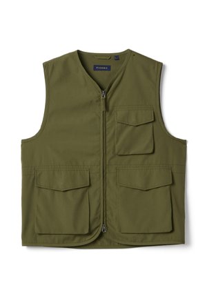 Olivengroene mouwloze vest met ritssluiting aan de voorkant en drie klepzakken, ontworpen voor functionaliteit en casual gebruik.