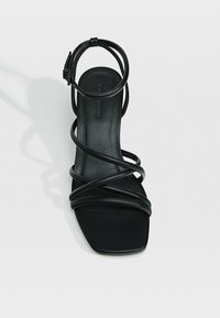 sandales stradivarius