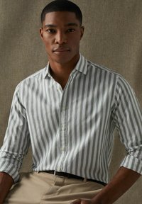 Hackett London MEL BOLD STRIPE - Košeľa - green white