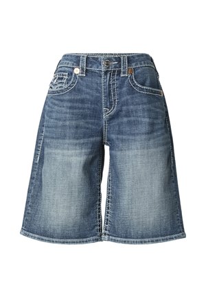 Shorts en denim, teinte dégradée du foncé au clair, taille mi-haute avec coupe large à la jambe. Comprennent deux poches avant et des surpiqûres contrastantes.
