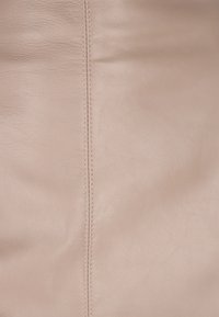 DreiMaster Gonna a campana - taupe