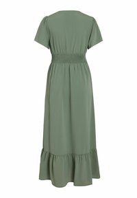 Sukienka maxi w kolorze szałwiowym, z krótkimi rękawkami, marszczonym pasem i falbaniastym dołem. Projekt oferuje zwiewny fason.