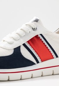 LOVE OUR PLANET by MARCO TOZZI Sneaker low - white/navy