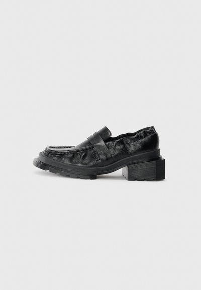 MAYBOLE - Chaussons - black