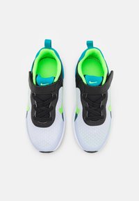 Nike Performance REVOLUTION 7 - Scarpe da corsa su strada - black/green strike/football grey/aquamarine