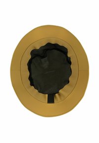 Sombrero marrón de ala ancha con superficie texturizada y forro de malla negra. Presenta un borde flexible y recogido, y una correa negra central en su interior.