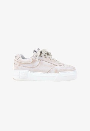 Miu Miu, Baskets basses - white