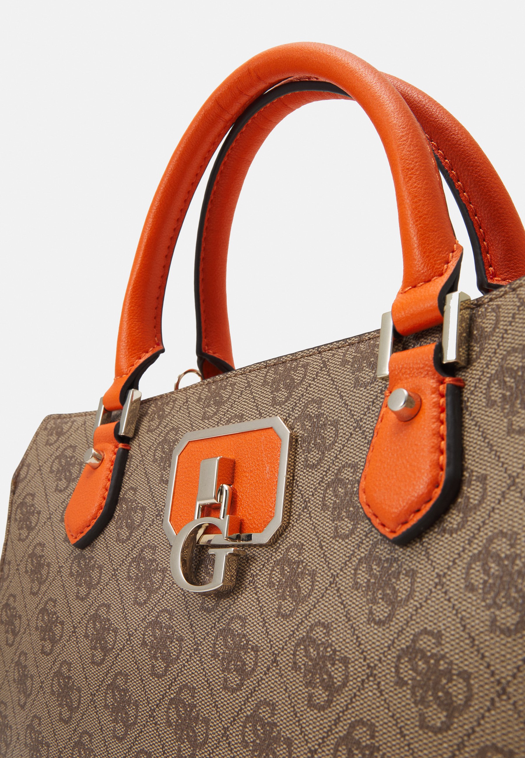 alisa girlfriend satchel guess