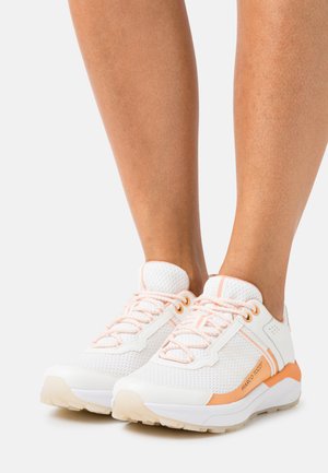 Marco Tozzi Trainers - white