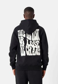 Unselected, black