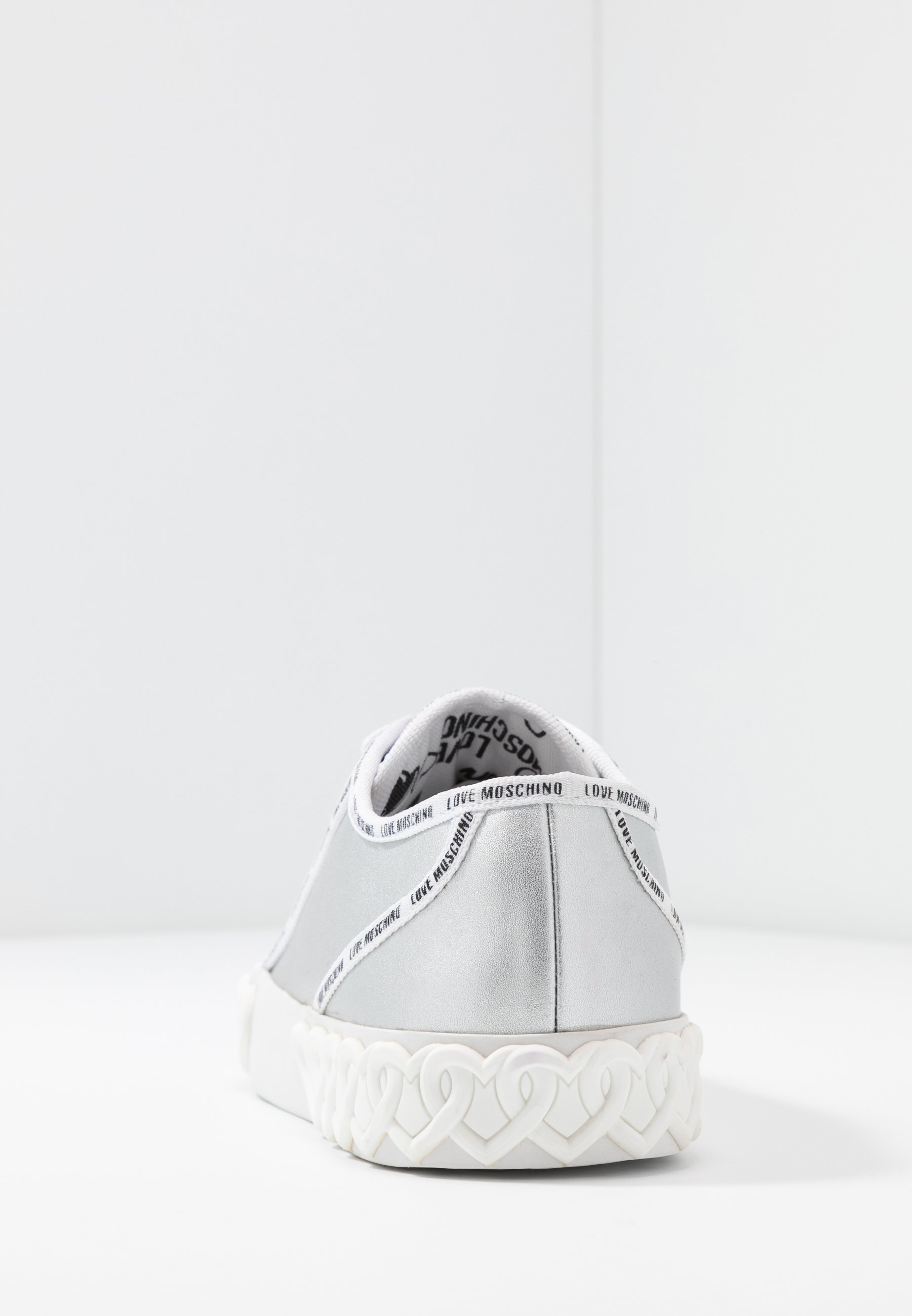 Love Moschino Baskets basses argento ZALANDO.FR Versace Jeans Couture Baskets basses argento ZALANDO.FR