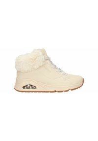 Cremefarbene synthetische High-Top-Sneaker mit Kunstfellkragen, strukturiertem Obermaterial, hellgrauen Schnürsenkeln und transparenter Luftpolsterung in der Sohle.