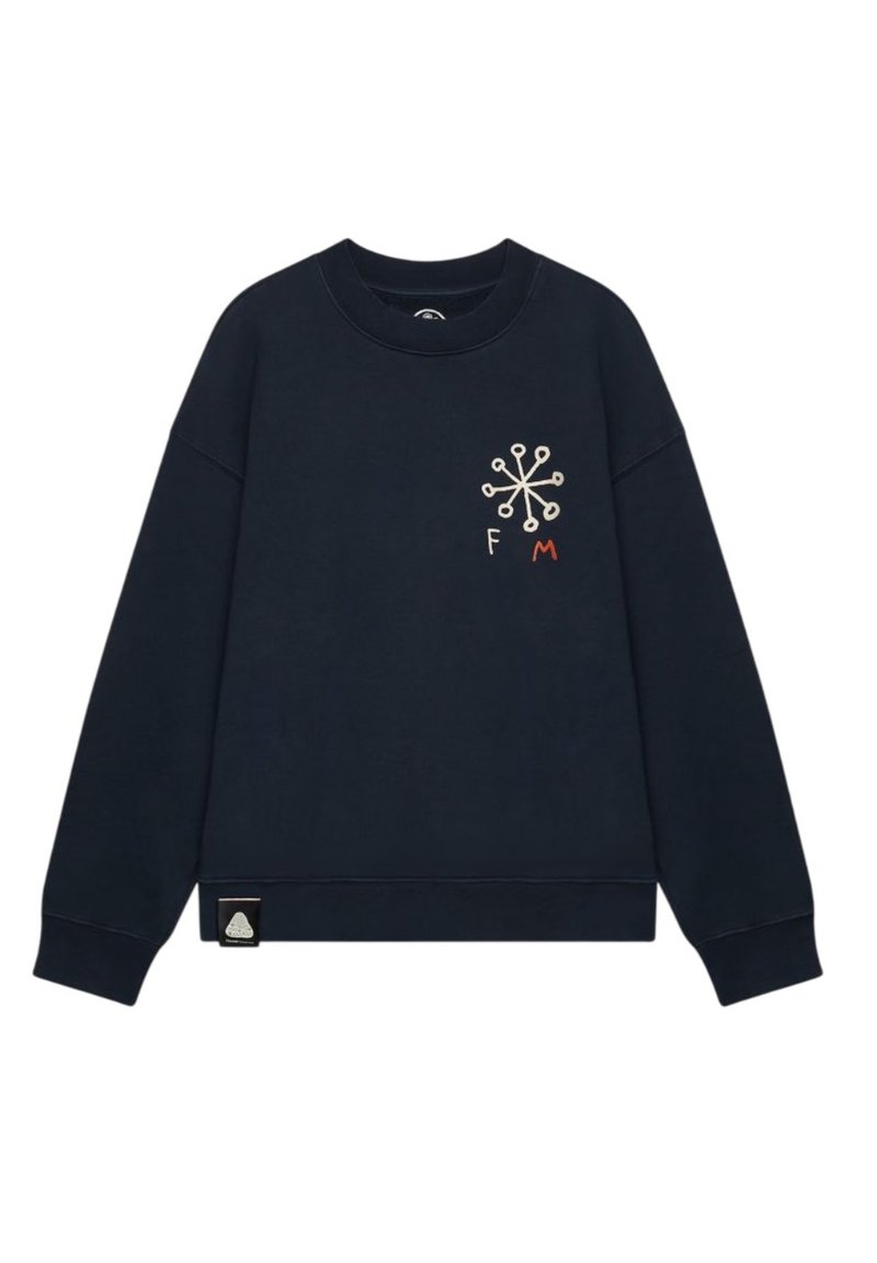 Felpa blu navy in cotone, con collo rotondo, spalle abbassate e un design ricamato con accenti "F" e "M" sul davanti.