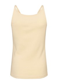 Bež majica brez rokavov z rebrastim vzorcem, tankimi naramnicami in okroglim izrezom, prikazana položena na ravni površini na belem ozadju.