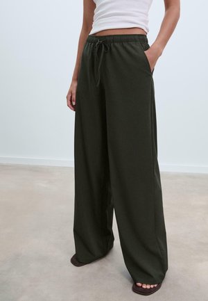 FLOWING SMART - Stoffhose - green