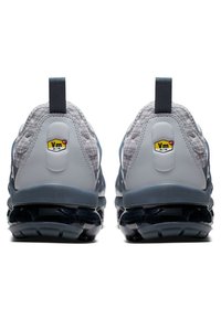 Nike Sportswear AIR VAPORMAX PLUS - Sapatilhas - wolf grey/dark grey/team orange/white