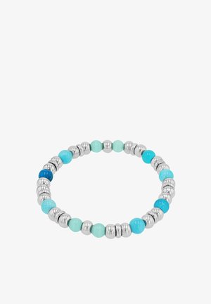Elastische armband met ronde kralen in verschillende tinten blauw en groen, afgewisseld met zilverkleurige metalen kralen voor contrast.
