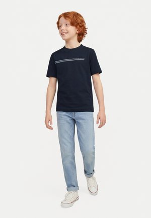 Jack & Jones Junior JCOFUSION CHEST TEE - Camiseta estampada - outer space