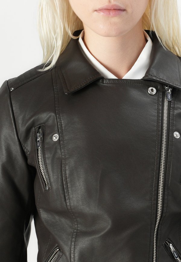 ONLGEMMA BIKER  - Faux leather jacket - chocolate torte4