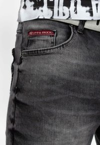 Selezionato, schwarz