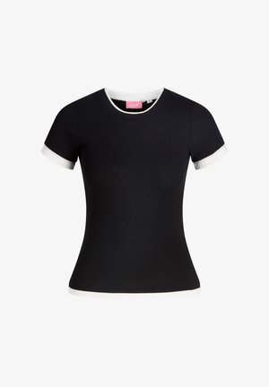 Schwarzes Baumwoll-T-Shirt mit weißem, geripptem Ausschnitt und Ärmelabschlüssen. Figurnahes Design mit glatter Textur, minimalistischer Stil. Markenlabel sichtbar.
