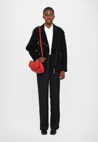 MAX&Co. BEAN - Skuldertasker - red
