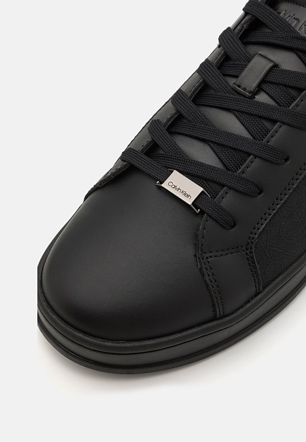 LACE UP EYELET - Trainers4