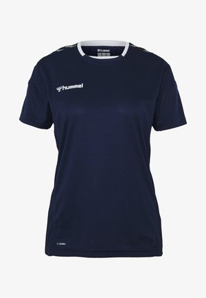 Marineblå sports T-shirt, kortærmet, rund hvid krave, med logo på brystet og teksten "BE COOL" nær kanten. Blødt, struktureret stof.