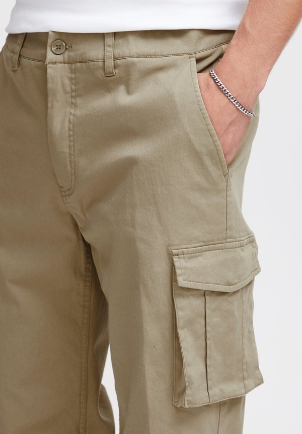 SDJOE REGULAR FIT - Cargo trousers - tree house4